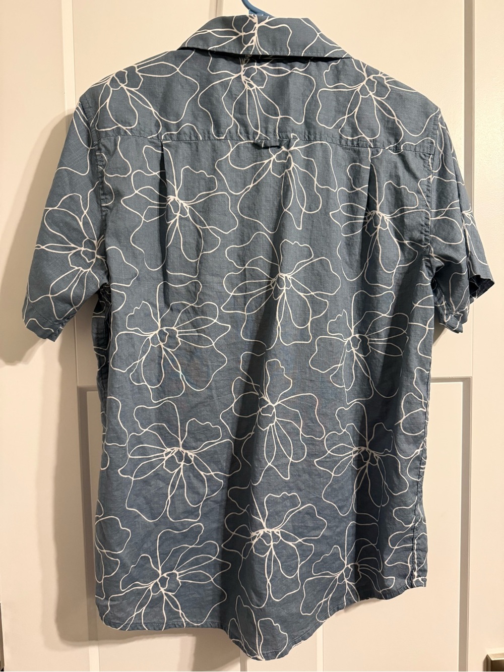 Hurley Blue Short-Sleeve Floral Button-Down Shirt 100% cotton coastal - Picture 2 of 8
